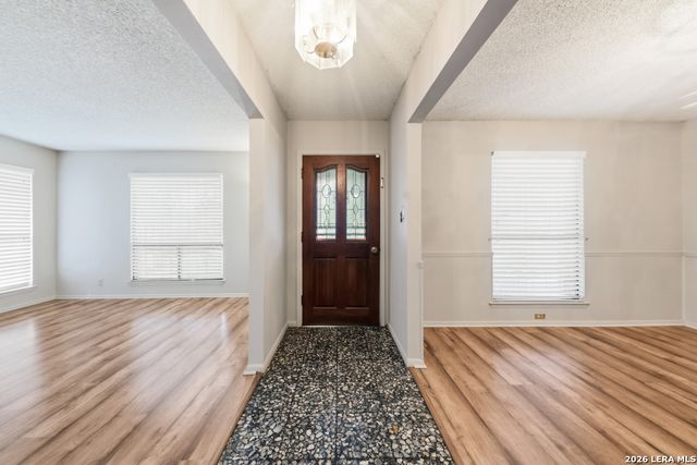 323 Madrid, Universal City, TX 78148
