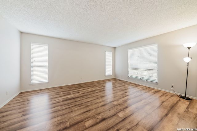 323 Madrid, Universal City, TX 78148