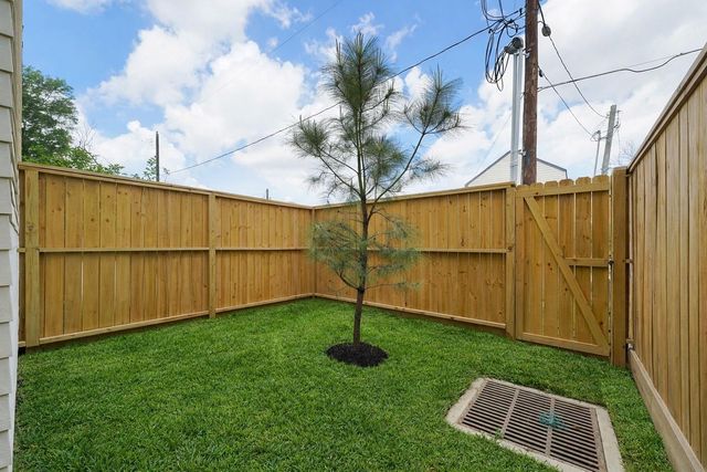 861 Rachel Street D, Houston, TX 77091