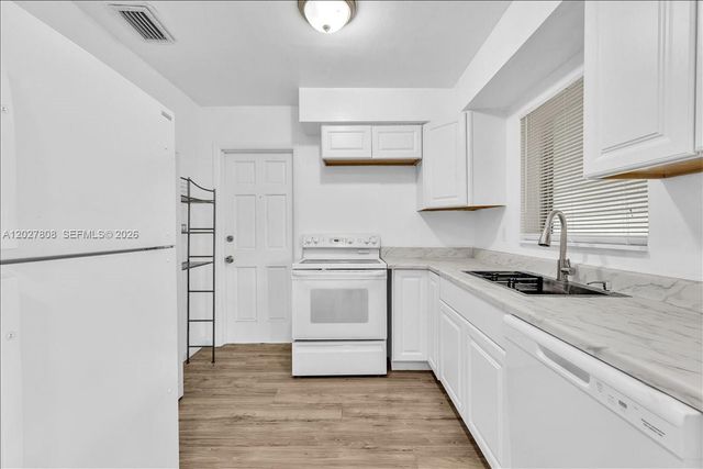 6531 Sherman St, Hollywood, FL 33024