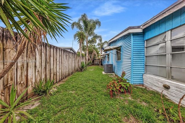 6531 Sherman St, Hollywood, FL 33024