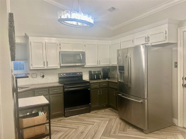 203 Hillside Drive, Kennedale, TX 76060