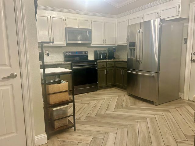 203 Hillside Drive, Kennedale, TX 76060