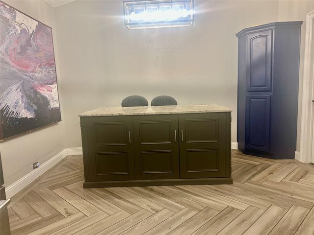 203 Hillside Drive, Kennedale, TX 76060