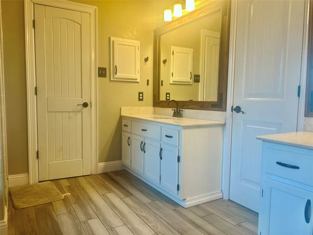 203 Hillside Drive, Kennedale, TX 76060