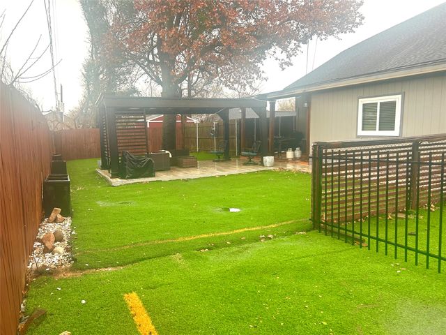 203 Hillside Drive, Kennedale, TX 76060