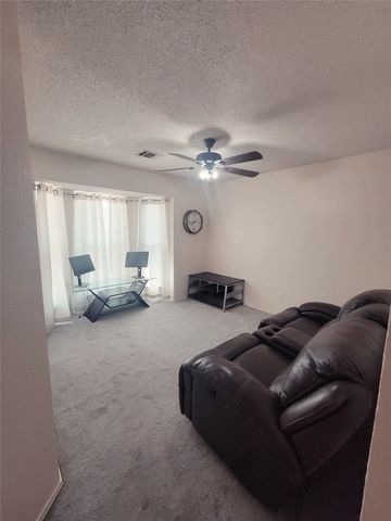 203 Hillside Drive, Kennedale, TX 76060