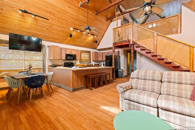 1420 lakeshore, Canyon Lake, TX 78133