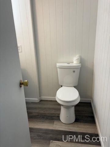 505 W Southland Avenue, Ironwood, MI 49938