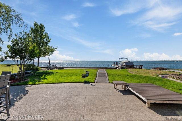 7910 Anchor Bay Drive, Clay, MI 48001