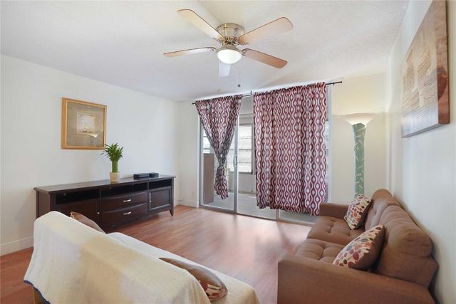 2650 NW 49th Avenue 320, Lauderdale Lakes, FL 33313