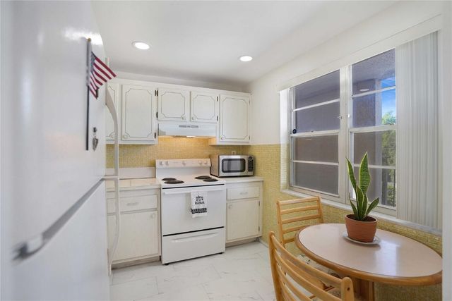 2650 NW 49th Avenue 320, Lauderdale Lakes, FL 33313