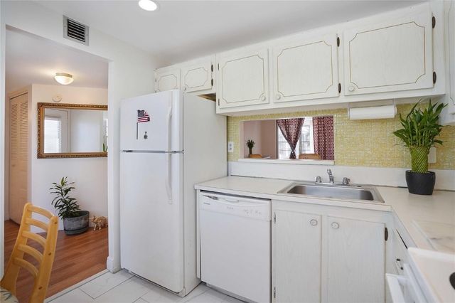 2650 NW 49th Avenue 320, Lauderdale Lakes, FL 33313