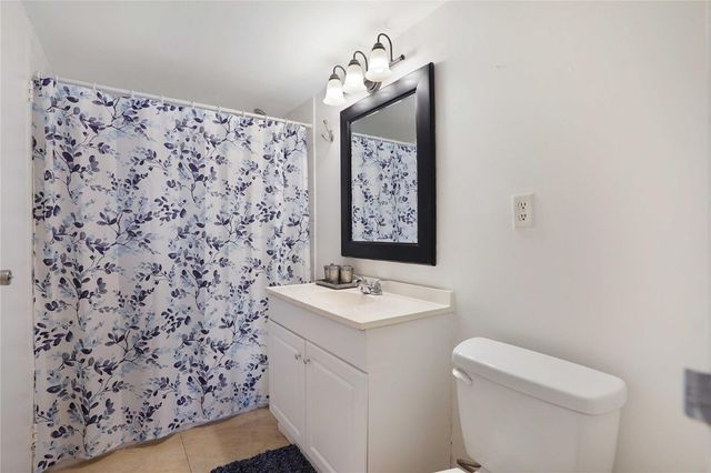 2650 NW 49th Avenue 320, Lauderdale Lakes, FL 33313