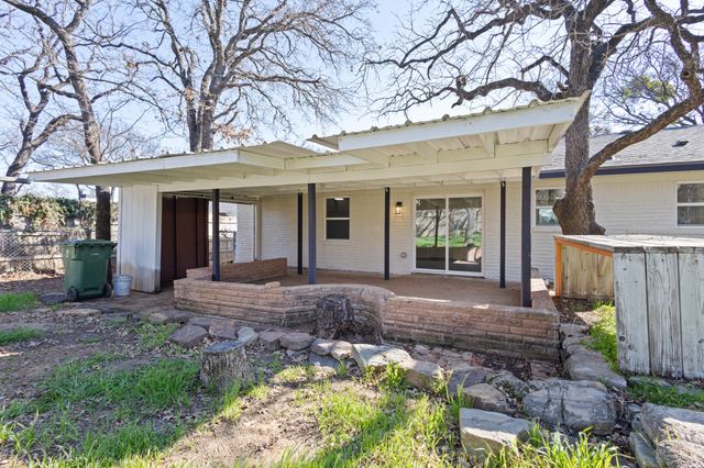 1117 Wade Drive, Bedford, TX 76022
