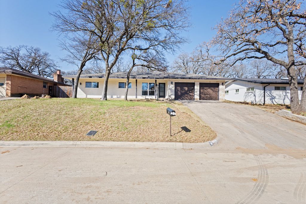1117 Wade Drive, Bedford, TX 76022