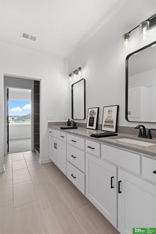 5508 Kestrel Parkway, Elkhorn, NE 68022