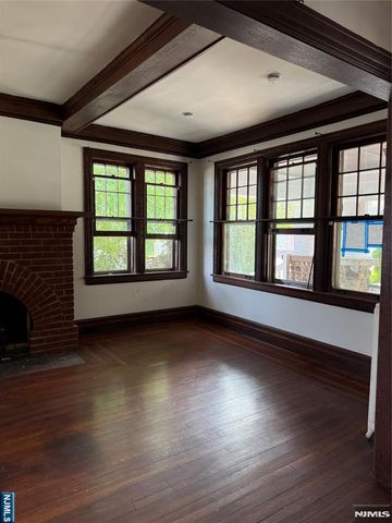 110 Romaine Place, Leonia, NJ 07605