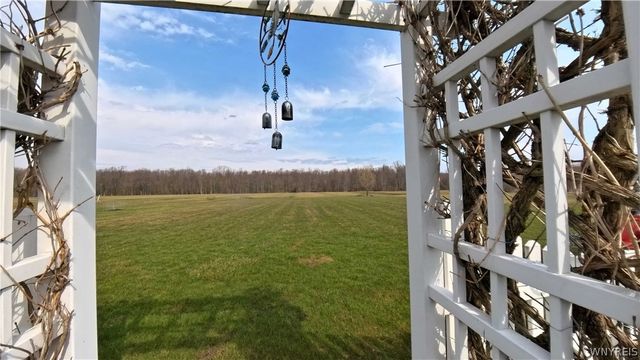 3629 Moyer Road, Wheatfield, NY 14120