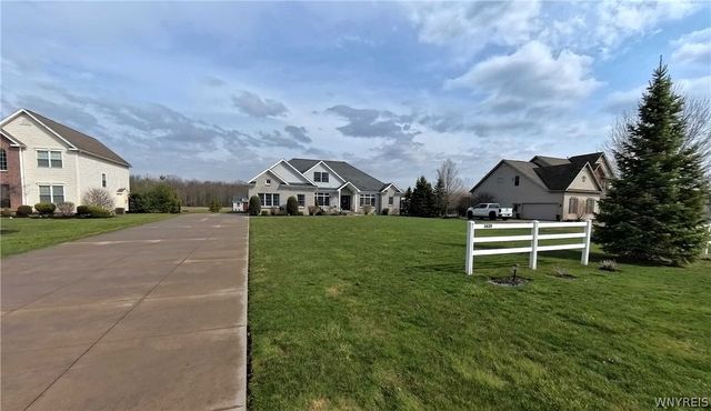 3629 Moyer Road, Wheatfield, NY 14120
