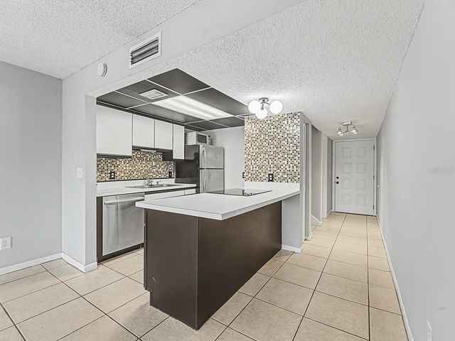 6321 NEWTOWN CIRCLE 21B8, Tampa, FL 33615