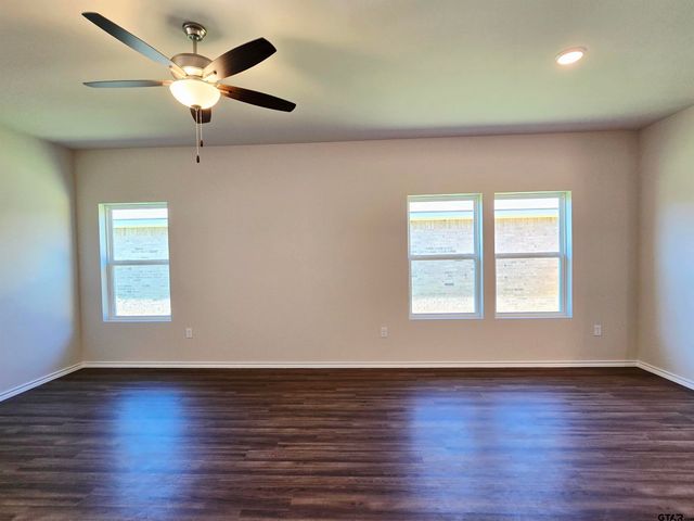 1115 Park Meadows Dr., Whitehouse, TX 75791