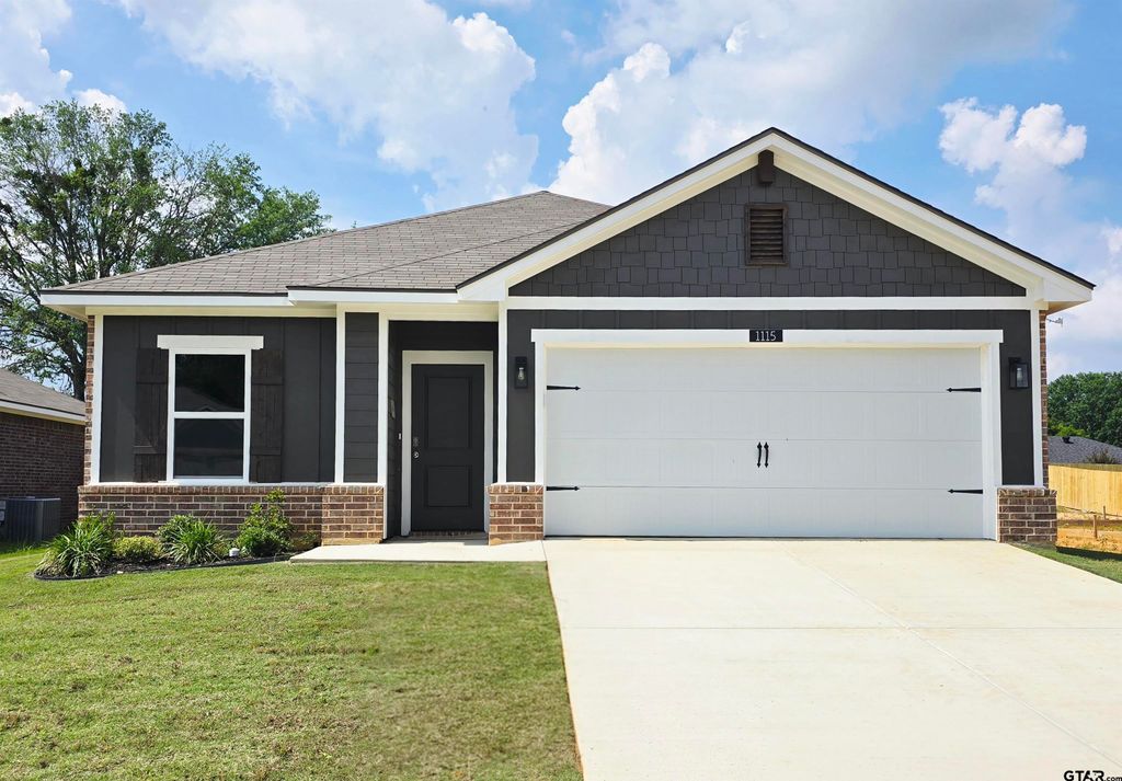 1115 Park Meadows Dr., Whitehouse, TX 75791