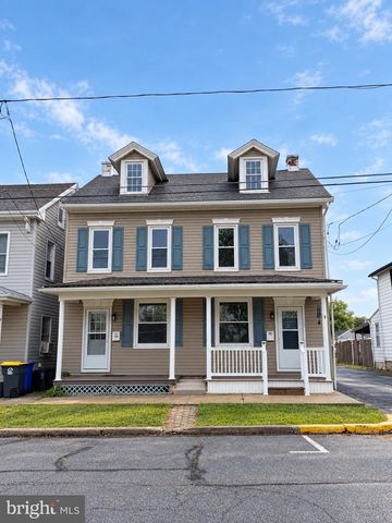 117 N ROBESON ST, Robesonia, PA 19551