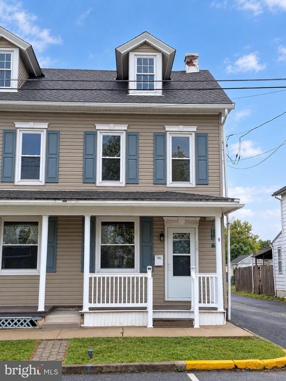 117 N ROBESON ST, Robesonia, PA 19551