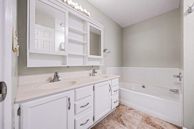 104 N Watchtower Drive, 104, Wilder, KY 41076