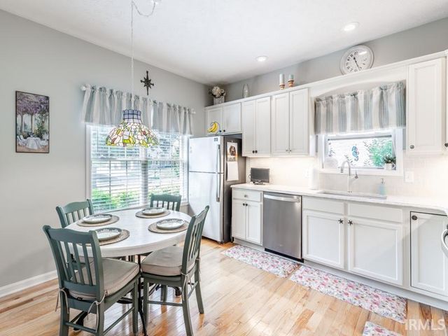3212 Roselawn Drive, Evansville, IN 47711
