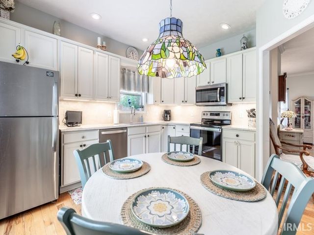 3212 Roselawn Drive, Evansville, IN 47711