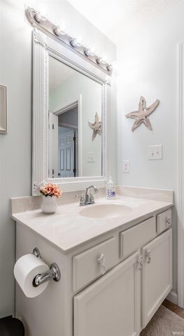 3212 Roselawn Drive, Evansville, IN 47711