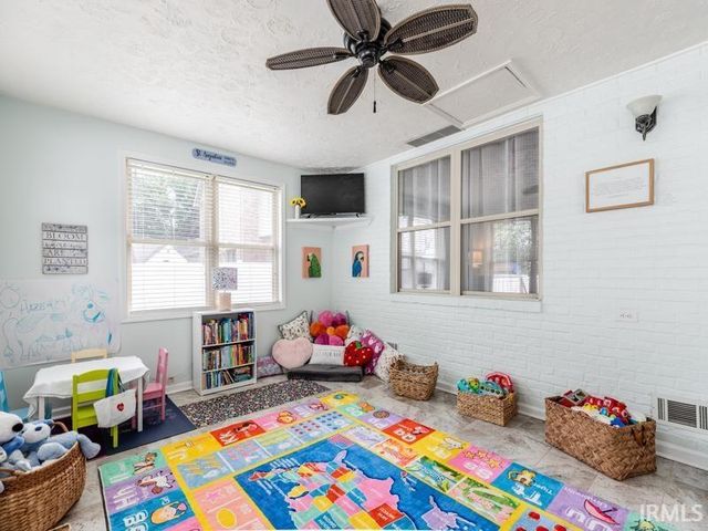 3212 Roselawn Drive, Evansville, IN 47711
