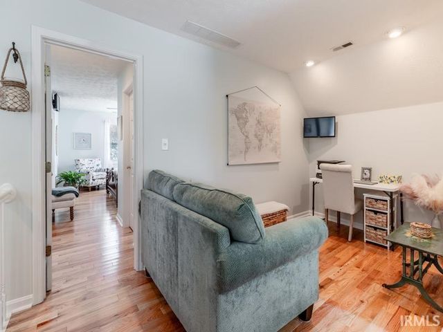 3212 Roselawn Drive, Evansville, IN 47711