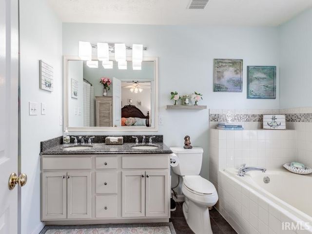 3212 Roselawn Drive, Evansville, IN 47711