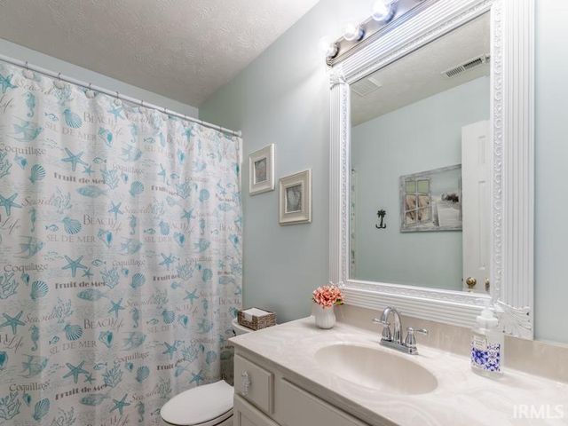 3212 Roselawn Drive, Evansville, IN 47711