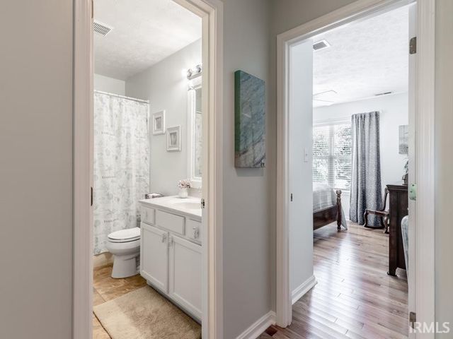 3212 Roselawn Drive, Evansville, IN 47711