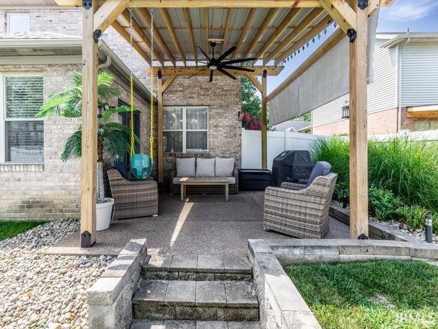 3212 Roselawn Drive, Evansville, IN 47711
