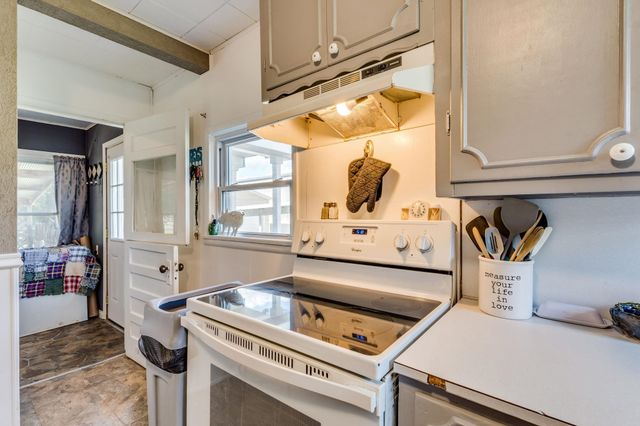 110 E 10th, El Dorado, KS 67042