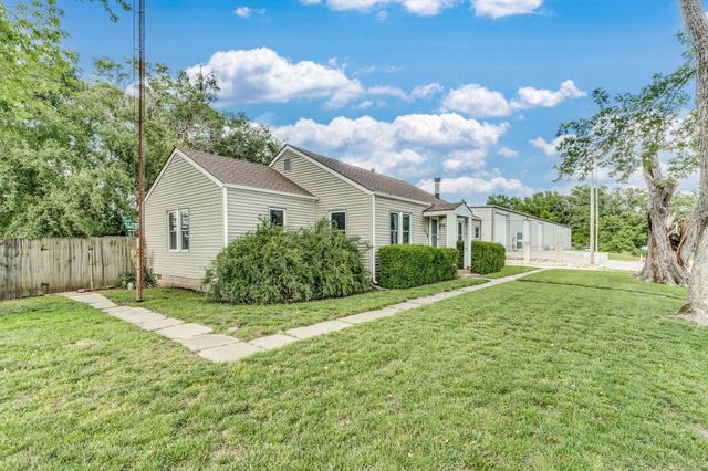 110 E 10th, El Dorado, KS 67042