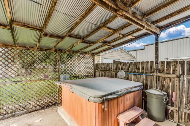 110 E 10th, El Dorado, KS 67042