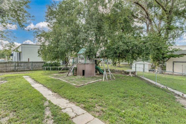 110 E 10th, El Dorado, KS 67042