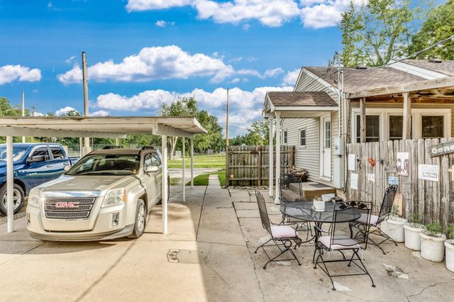 110 E 10th, El Dorado, KS 67042