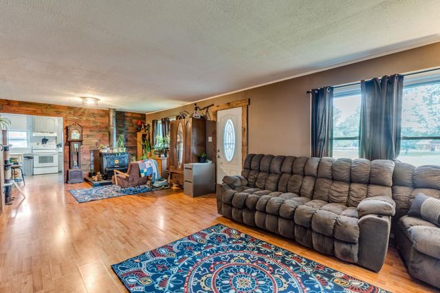 110 E 10th, El Dorado, KS 67042