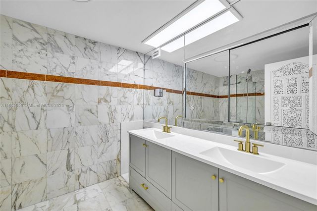 5255 Collins Ave 14D, Miami Beach, FL 33140