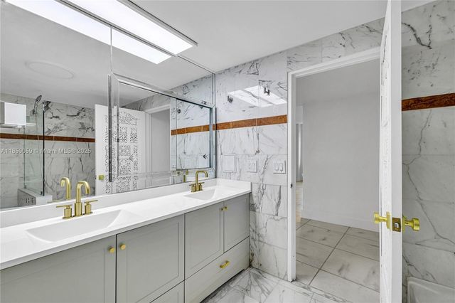 5255 Collins Ave 14D, Miami Beach, FL 33140