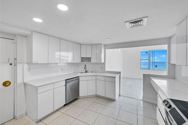 5255 Collins Ave 14D, Miami Beach, FL 33140