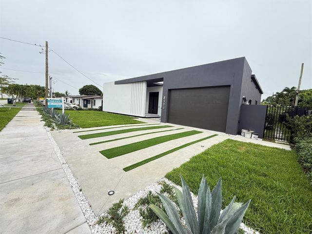 8966 SW 40th Terrace, Miami, FL 33165