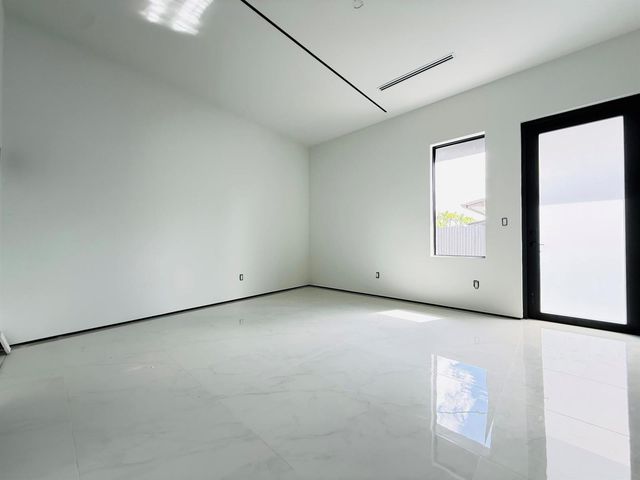 8966 SW 40th Terrace, Miami, FL 33165
